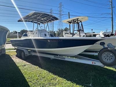 BOATZON | Tidewater 2400 Bay Max 2014