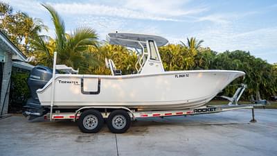 BOATZON | Tidewater 256 CC Adventure 2022