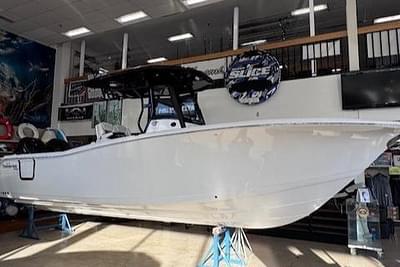 BOATZON | Tidewater 282 CC Adventure 2025