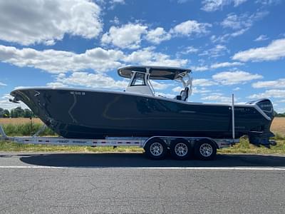 BOATZON | Tidewater 320 CC Adventure 2021