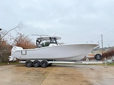 BOATZON | Tidewater 320 CC Adventure 2025 BOATZON | Tidewater 320 CC Adventure 2025