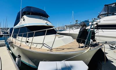 BOATZON | Tollycraft 30 Sedan wModern Cummins 6bt Diesel Motors 1978