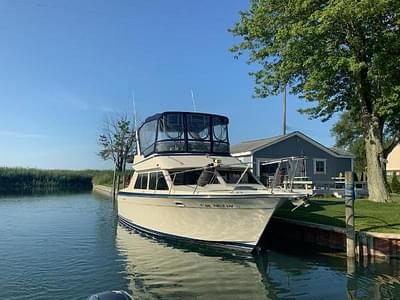 BOATZON | Tollycraft 30 Sport Cruiser 1986