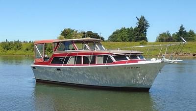 BOATZON | Tollycraft Express Cruiser 1974