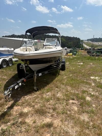 BOATZON | TRACKER MARINE Q5I 2011