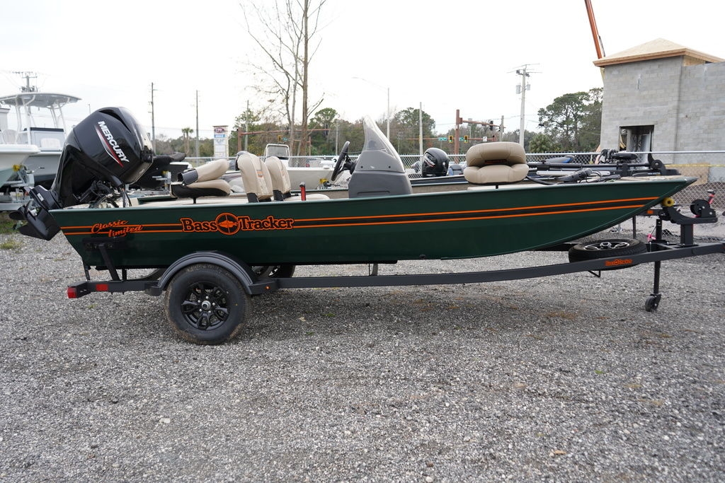 2025 Tracker Marine TRACKER CLASSIC LIMITED - Sold Boat