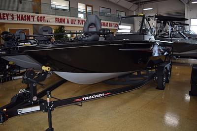 BOATZON | Tracker Pro Guide V175 WT 2023 BOATZON | Tracker Pro Guide V175 WT 2023