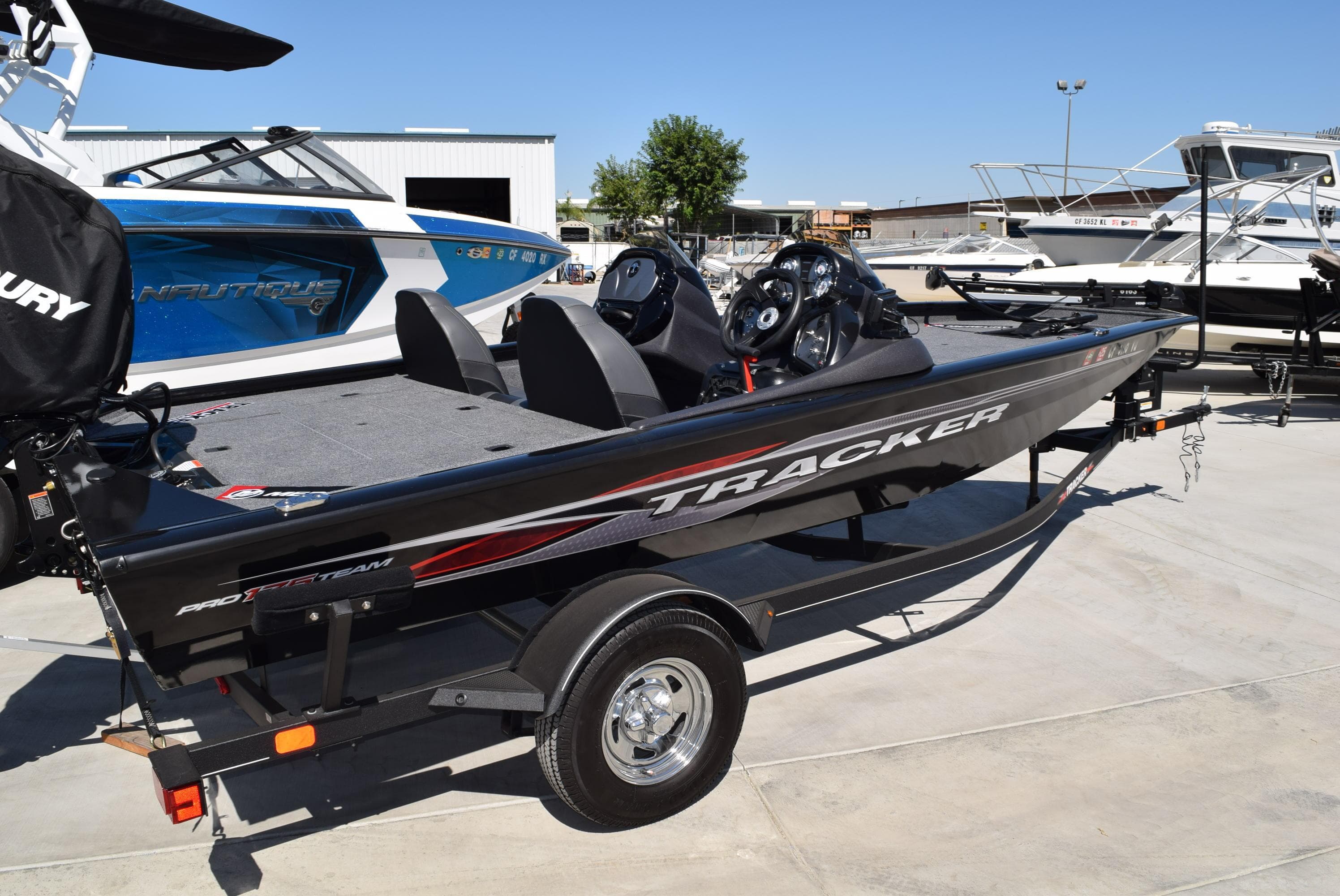 Tracker Pro Team 175 TXW 2022
