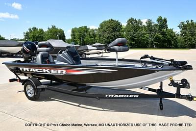 BOATZON | Tracker Pro Team 175 wVinyl Floors 2026 BOATZON | Tracker Pro Team 175 wVinyl Floors 2026