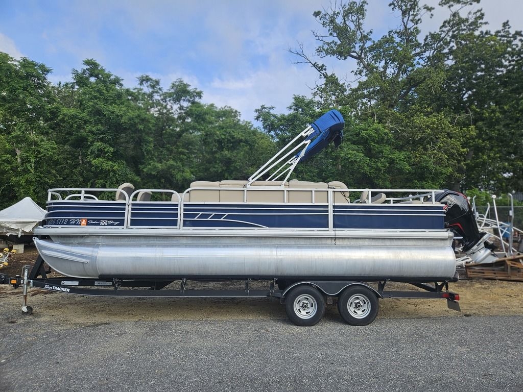 2020 Tracker® Boats 22 DXL FISH BARGE - Sold Boat