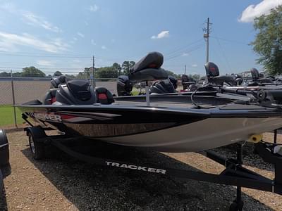 BOATZON | Tracker® Boats 25PT175 2025