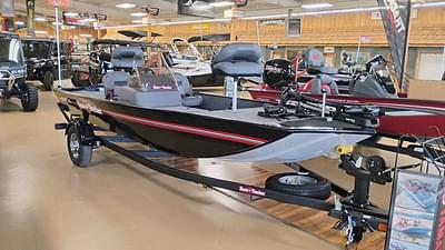 BOATZON | Tracker® Boats 8615 2026 BOATZON | Tracker® Boats 8615 2026