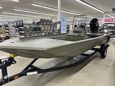 BOATZON | Tracker® Boats Grizzly 1860 CC 2025