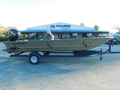 BOATZON | Tracker® Boats Grizzly 2072 CC 2024