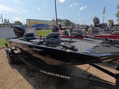 BOATZON | Tracker® Boats PANF17 25 2025