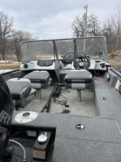 BOATZON | Tracker® Boats PRO GUIDE V16 60HP 2016 BOATZON | Tracker® Boats PRO GUIDE V16 60HP 2016