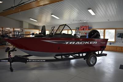 BOATZON | Tracker® Boats Pro Guide V175 Combo 2025