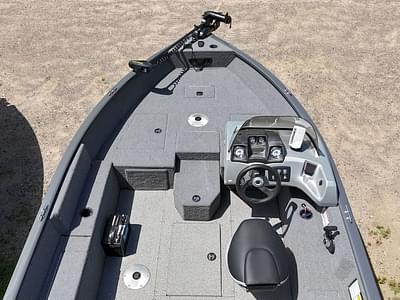 BOATZON | Tracker® Boats Pro Guide V175 SC 2018 BOATZON | Tracker® Boats Pro Guide V175 SC 2018