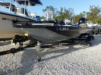 BOATZON | Tracker® Boats PRO Team 175 2022