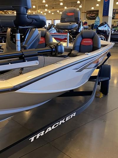 BOATZON | Tracker® Boats Pro Team 175 2025 BOATZON | Tracker® Boats Pro Team 175 2025