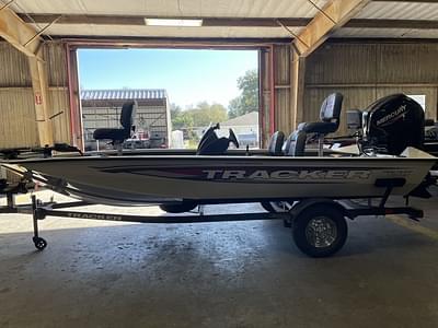 BOATZON | Tracker® Boats Pro Team 175 Crappie Edition 2025