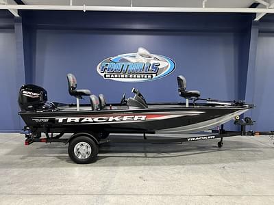 BOATZON | Tracker® Boats Pro Team 175 TF Crappie Edition 2025 BOATZON | Tracker® Boats Pro Team 175 TF Crappie Edition 2025