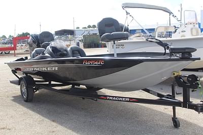 BOATZON | Tracker® Boats PRO Team 190 TX 2022