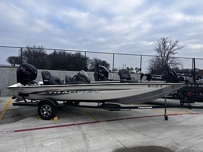 BOATZON | Tracker® Boats Pro Team 190 TX Tournament Ed 2019