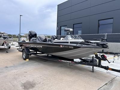 BOATZON | Tracker® Boats PRO Team 195 TXW 2022