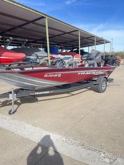 BOATZON | Tracker® Boats PRO Team 195 TXW Tournament Ed 2021