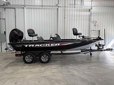 BOATZON | Tracker® Boats Pro Team 195 TXW Tournament Ed 2025 BOATZON | Tracker® Boats Pro Team 195 TXW Tournament Ed 2025