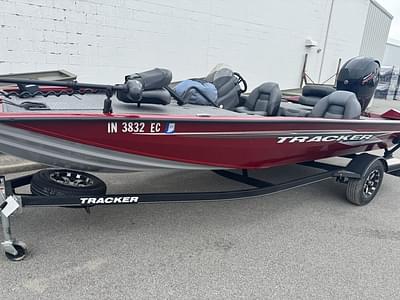 BOATZON | Tracker® Boats Pro Team 195 TXW Tournament Edition 2019 BOATZON | Tracker® Boats Pro Team 195 TXW Tournament Edition 2019