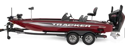 BOATZON | Tracker® Boats Savage 215 2025