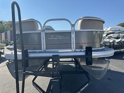 BOATZON | Tracker® Boats Suntracker Party Bash 18 DLX 2018