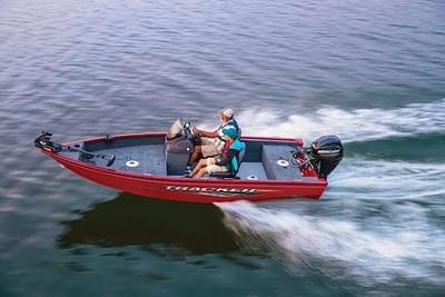 BOATZON | Tracker® Boats Super Guide  V16 SC 2026