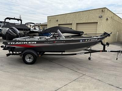 BOATZON | Tracker® Boats V16 2015