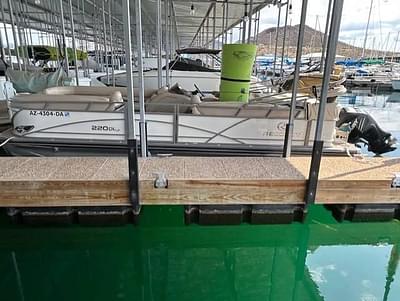 BOATZON | Tracker Regency 2016