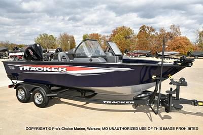 BOATZON | Tracker Targa V19 WalkThru w225HP ProXS 2025