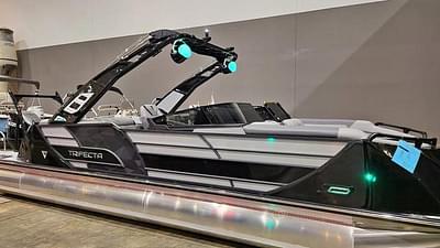 BOATZON | 2025 Trifecta 25. Sport Series RF9 Dual Console W/ 350 HP Suzuki