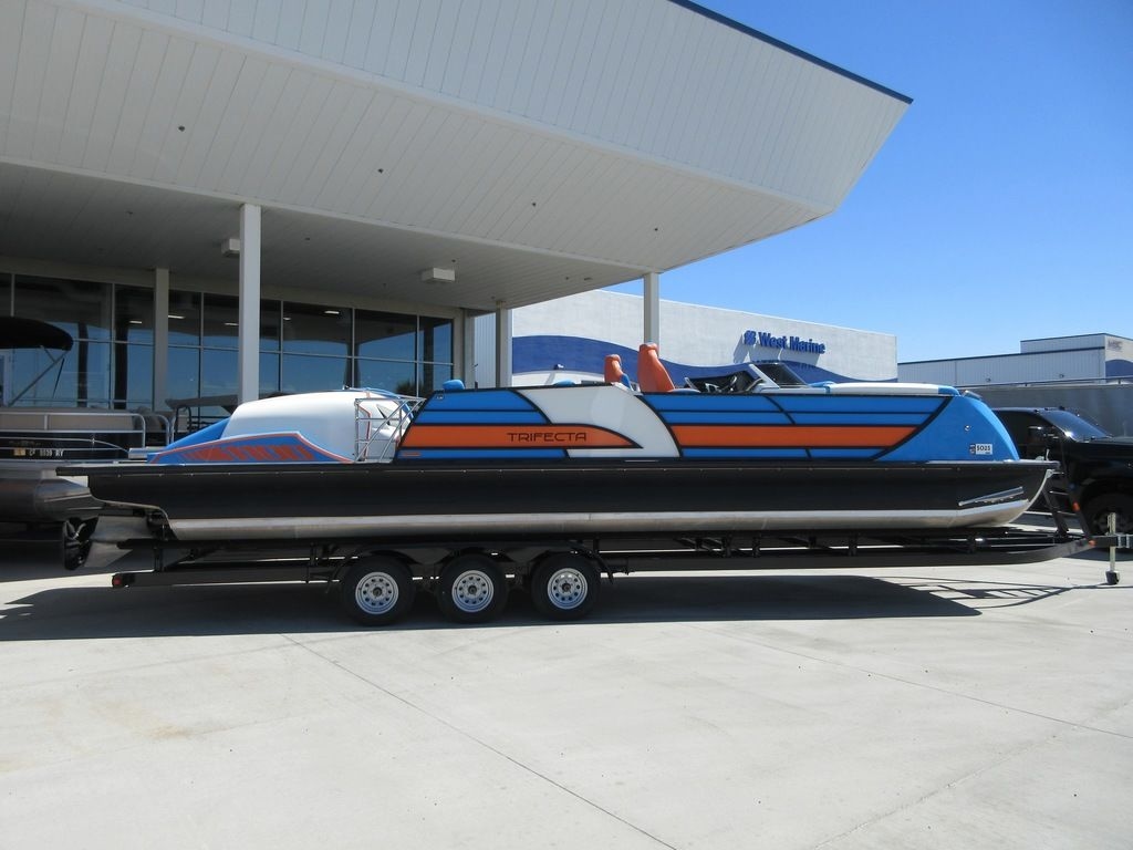 2023 Trifecta ONLY 33 TWIN TURBO 1100 BUILT - Sold Boat
