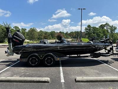 BOATZON | Triton 21 TrX Patriot 2016