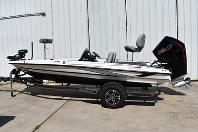 BOATZON | Triton Boats 18 TrX 2025