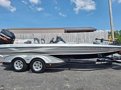 BOATZON | Triton Boats 21HP 2012