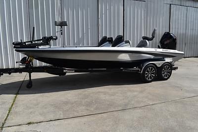 BOATZON | Triton Boats 21XP Patriot 2025 BOATZON | Triton Boats 21XP Patriot 2025