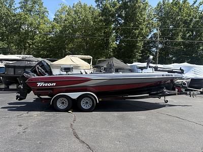 BOATZON | Triton Boats TR205 DC Walleye 2000 BOATZON | Triton Boats TR205 DC Walleye 2000