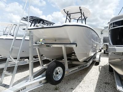 BOATZON | Twin Vee Powercats 240 Center Console GFX 2026 BOATZON | Twin Vee Powercats 240 Center Console GFX 2026