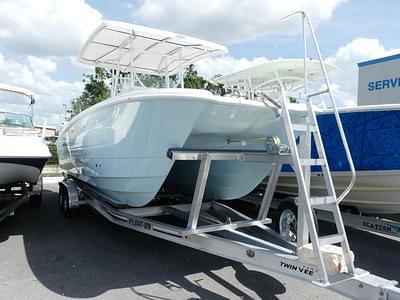 BOATZON | Twin Vee Powercats 240 Center Console STX 240 Center Console STX 240 STX 240 CC 2025