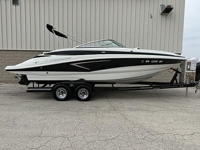 BOATZON | Used Boat CROWNLINE E255 2020