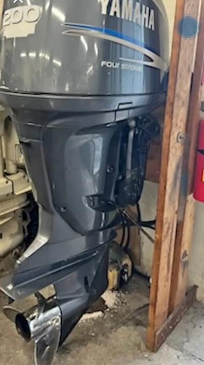 BOATZON | Used Yamaha outboard 200 HP 2005