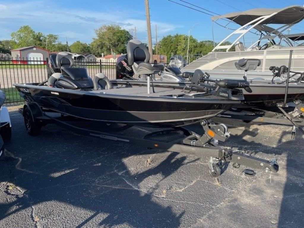 2024 Vexus AVX1880c - Sold Boat